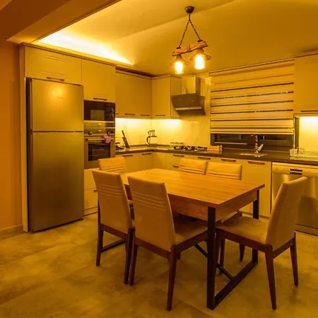 Soeguet 3 - 4 Bedroom With Jacuzzi In Vilă Fethiye