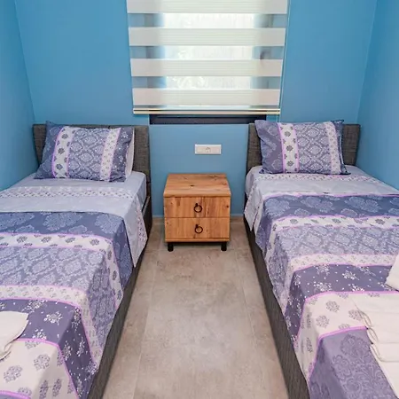 Soeguet 3 - 4 Bedroom With Jacuzzi In Vilă