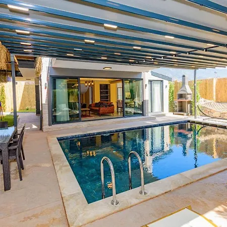 Soeguet 3 - 4 Bedroom With Jacuzzi In Vilă Fethiye