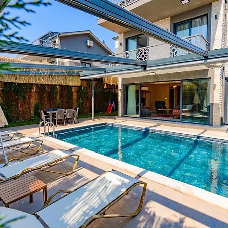 Vilă Soeguet 3 - 4 Bedroom With Jacuzzi In Fethiye