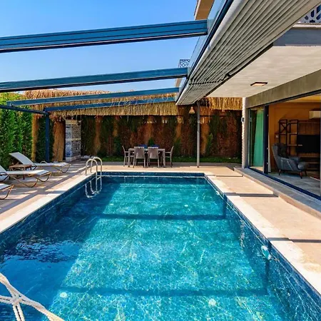 Vilă Soeguet 3 - 4 Bedroom With Jacuzzi In