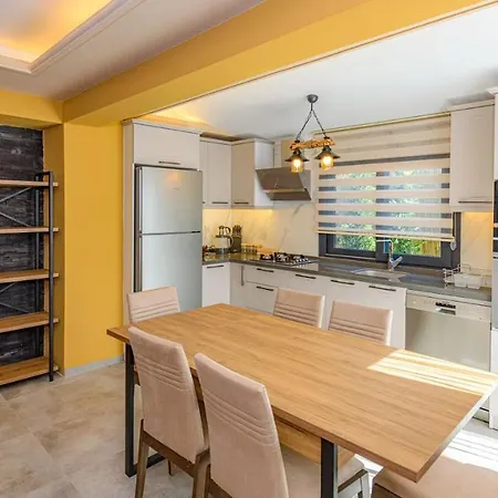 Soeguet 3 - 4 Bedroom With Jacuzzi In *