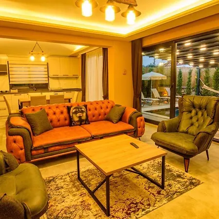Soeguet 3 - 4 Bedroom With Jacuzzi In Vilă Fethiye