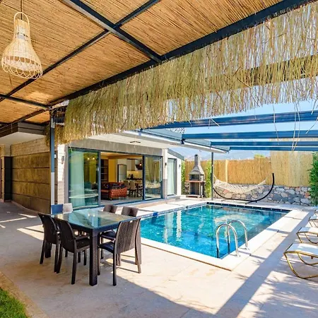 Soeguet 3 - 4 Bedroom With Jacuzzi In Vilă Fethiye