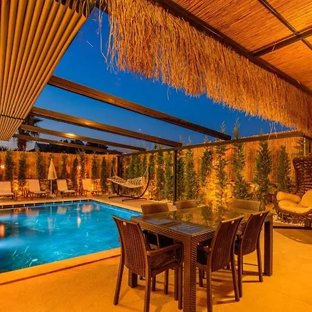 فيلة Soeguet 3 - 4 Bedroom With Jacuzzi In فتحية