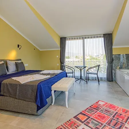 Soeguet 3 - 4 Bedroom With Jacuzzi In فتحية