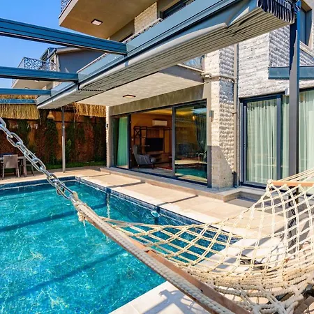 Soeguet 3 - 4 Bedroom With Jacuzzi In Willa